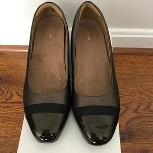 New Brown Leather Clarks Pumps